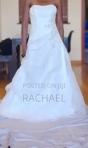 David's Bridal Classic Wedding Dress