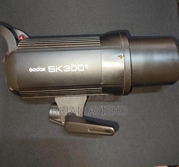 Godox Sk 300ii Professional Studio Strobe Light . - thumbnail 3
