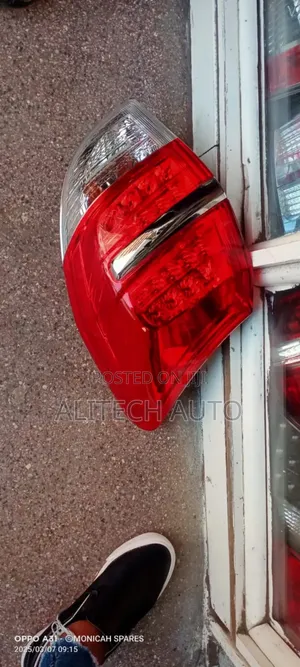 Taillight Toyota Vanguard