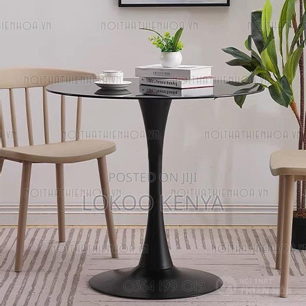 Dining Table : Tulipedge Black Dining Table - thumbnail 3
