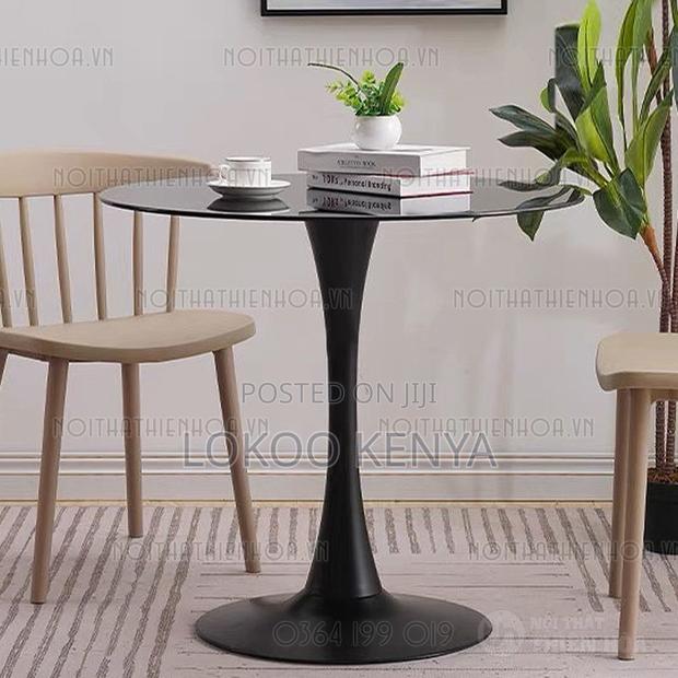 Dining Table : Tulipedge Black Dining Table - thumbnail 5