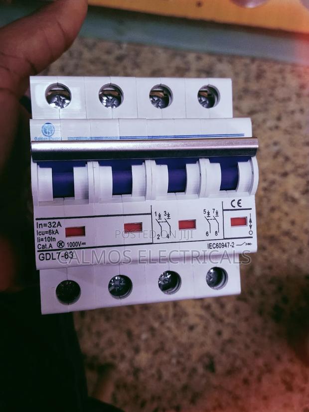 Solar MCB 4pole - thumbnail 3