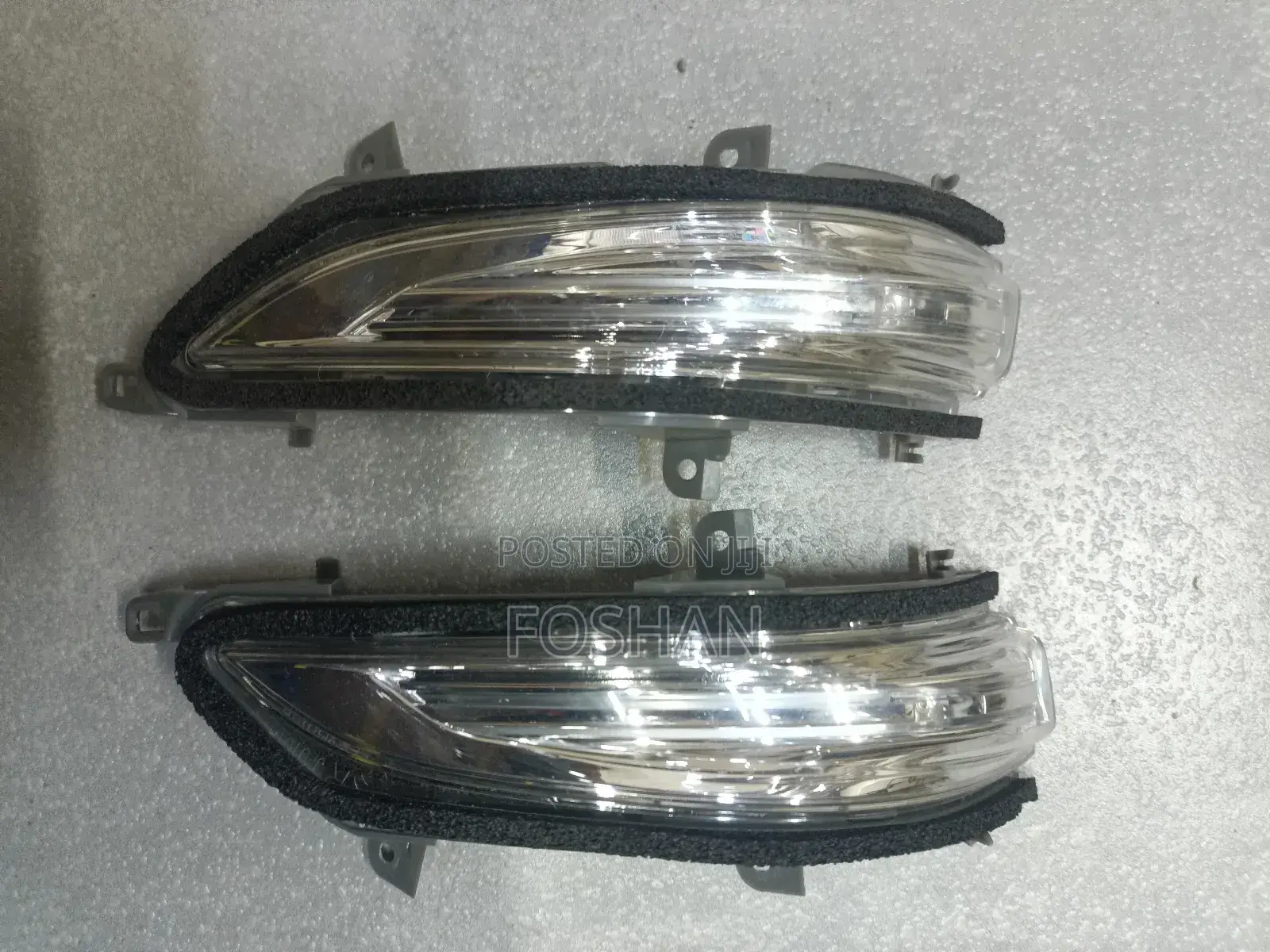 Lexus 570 Side Mirror Blinker