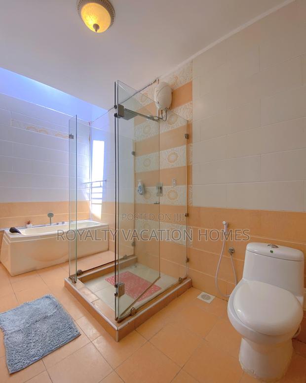 Affordable 2 Br Beach Airbnb Apartment in Mombasa - thumbnail 5