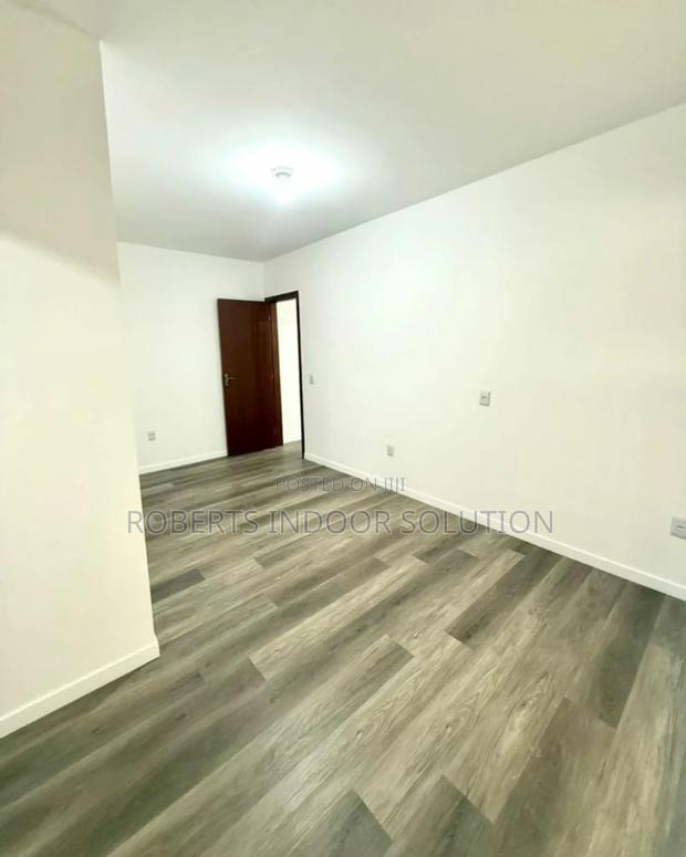 Fabulous Starts With a Great Wood Carpet - thumbnail 3