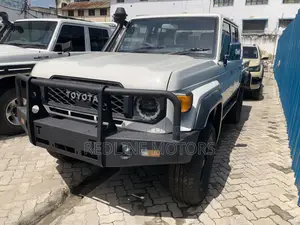 Toyota Land Cruiser 4.5 V8 TD 2018 White