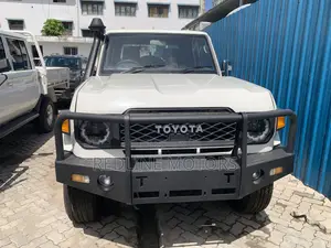 Toyota Land Cruiser 4.5 V8 TD 2018 White
