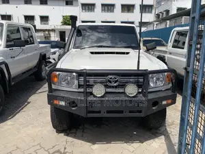 Toyota Land Cruiser 4.5 V8 TD 2019 White
