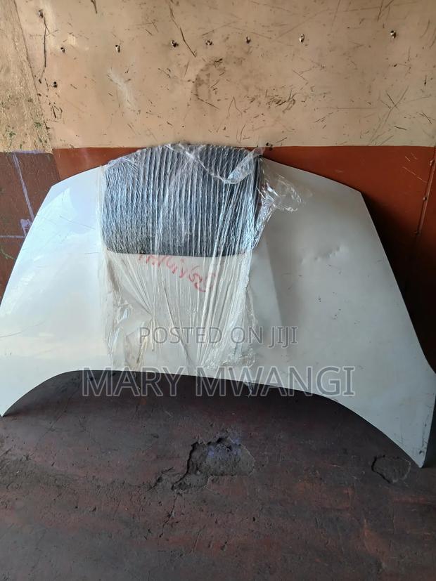 Honda Fit Shuttle 2012 Bonnet - main view