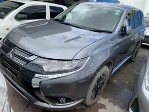 Mitsubishi Outlander PHEV 2018 Silver