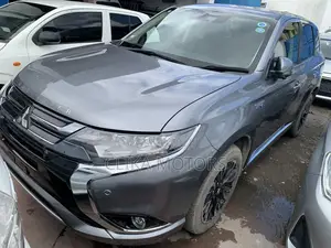Mitsubishi Outlander PHEV 2018 Silver