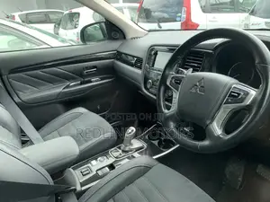 Mitsubishi Outlander PHEV 2018 Silver