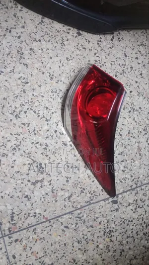 Taillight Toyota Crown Athletee 2014