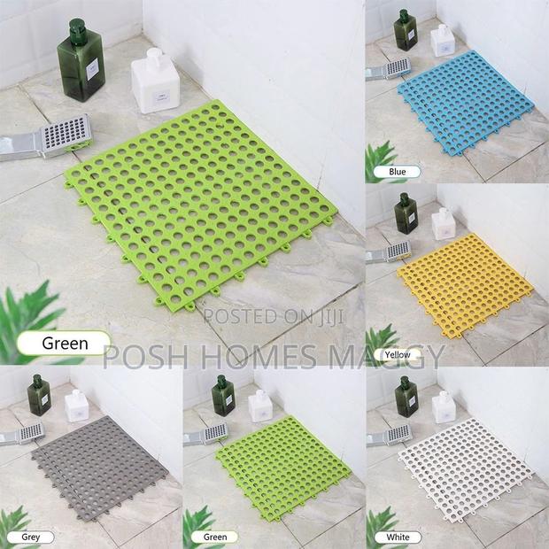 Green Interlocking Bathroom Mats - main view