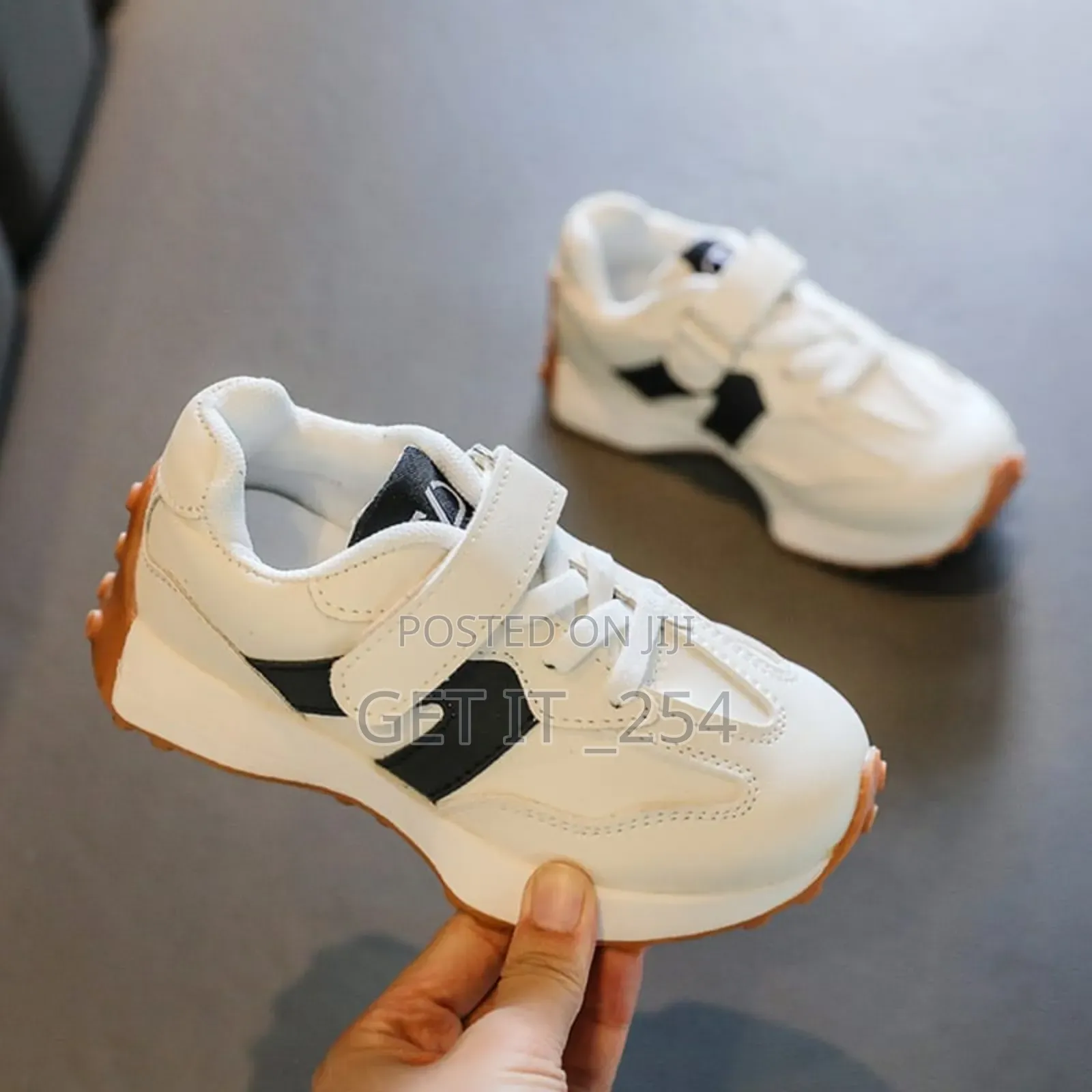 *Kids Nb Sneakers*
*Sizes : 21,22, 23,36,