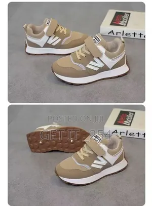 *Nb Kids Sneakers*
*Sizes,:26,27,28,29,30,31,32,33,34,35