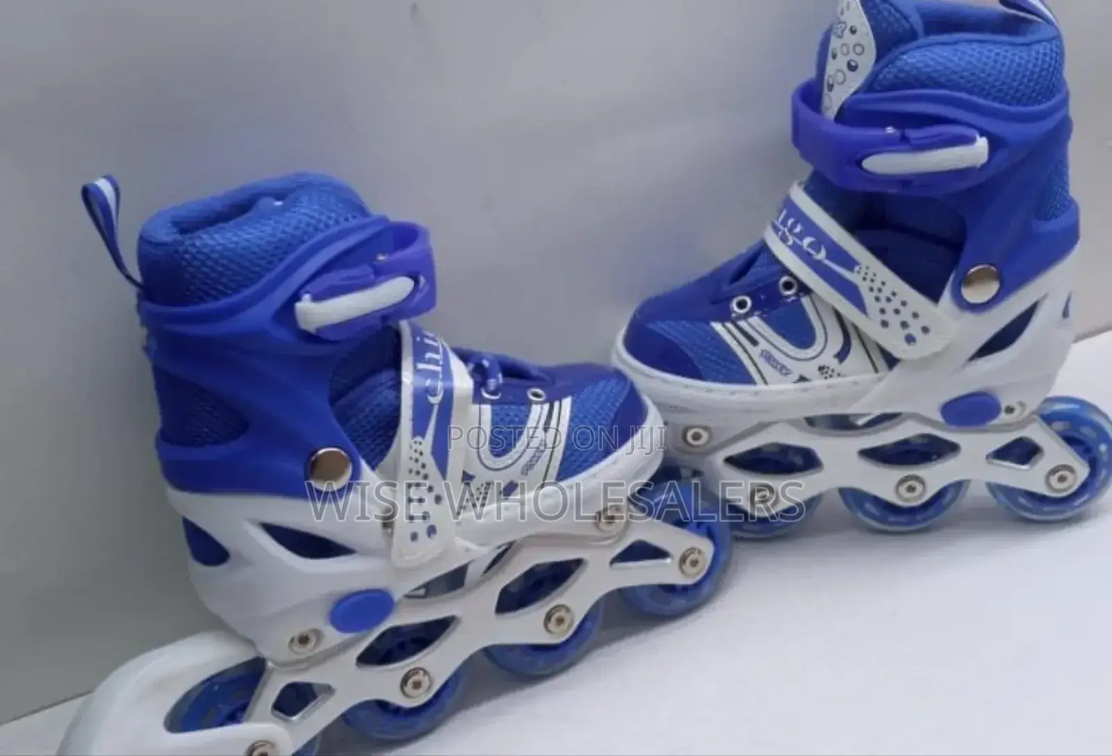 Adjustable Skate Shoes Available 
Size: 31-42