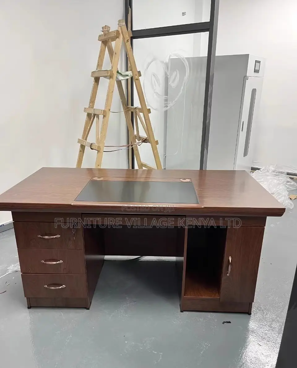 Office Desk: Veneer 1.4 Meters Staff Computer Boss Desk