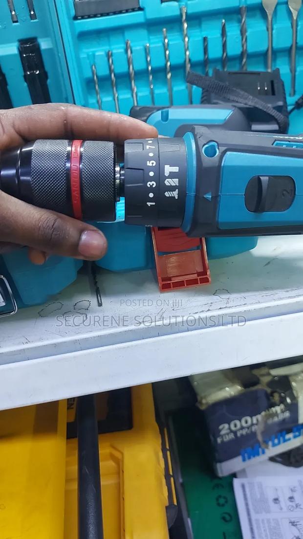 Makita 88v Cordless Hammer Drill Kit - thumbnail 3