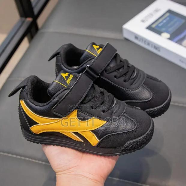 **Kids Sneakers*
*Sizes:26,28,33,35* - main view