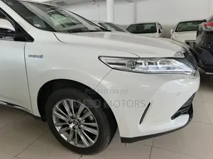 Toyota Harrier 2.5 Hybrid 4WD 2019 White