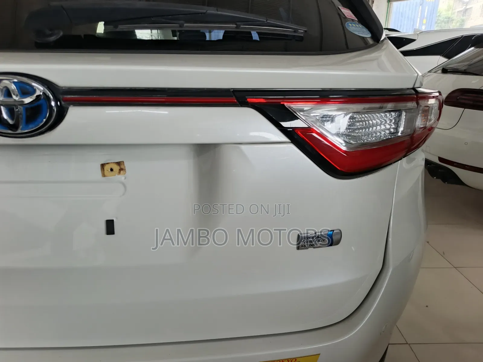 Toyota Harrier 2.5 Hybrid 4WD 2019 White