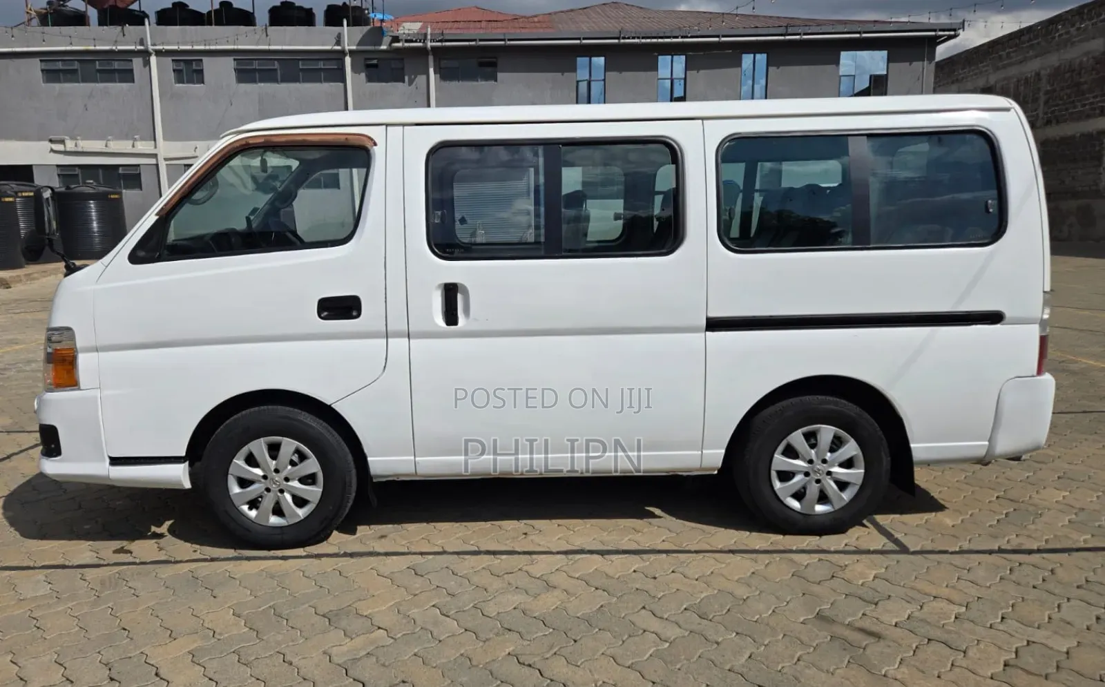 Nissan Caravan (Urvan) 2010 White