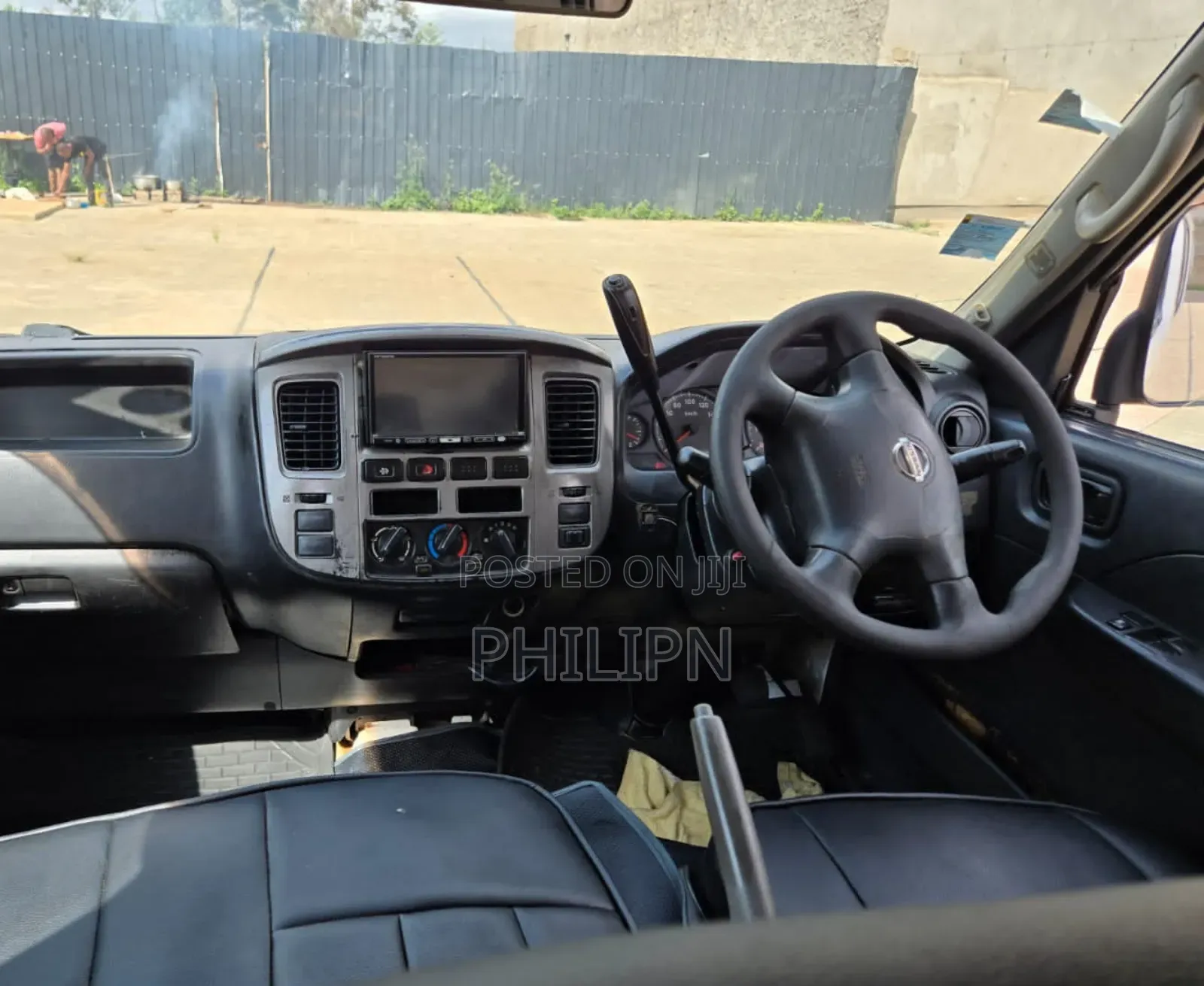 Nissan Caravan (Urvan) 2010 White