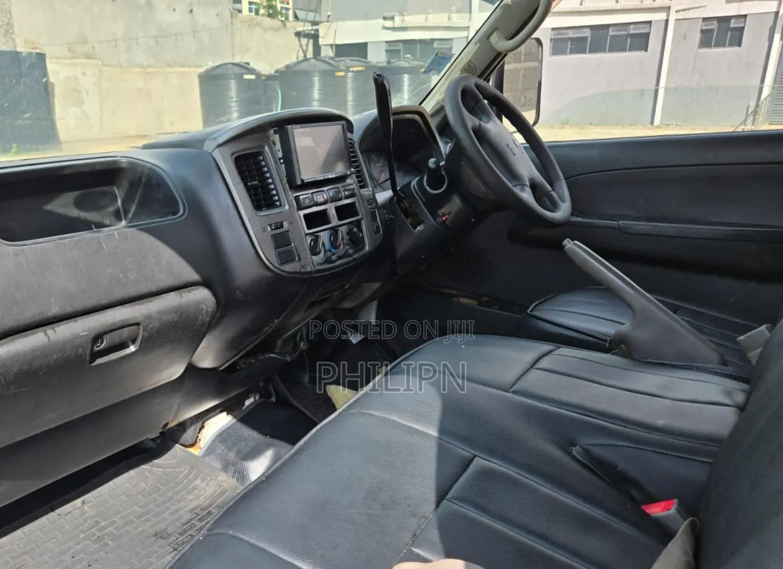 Nissan Caravan (Urvan) 2010 White