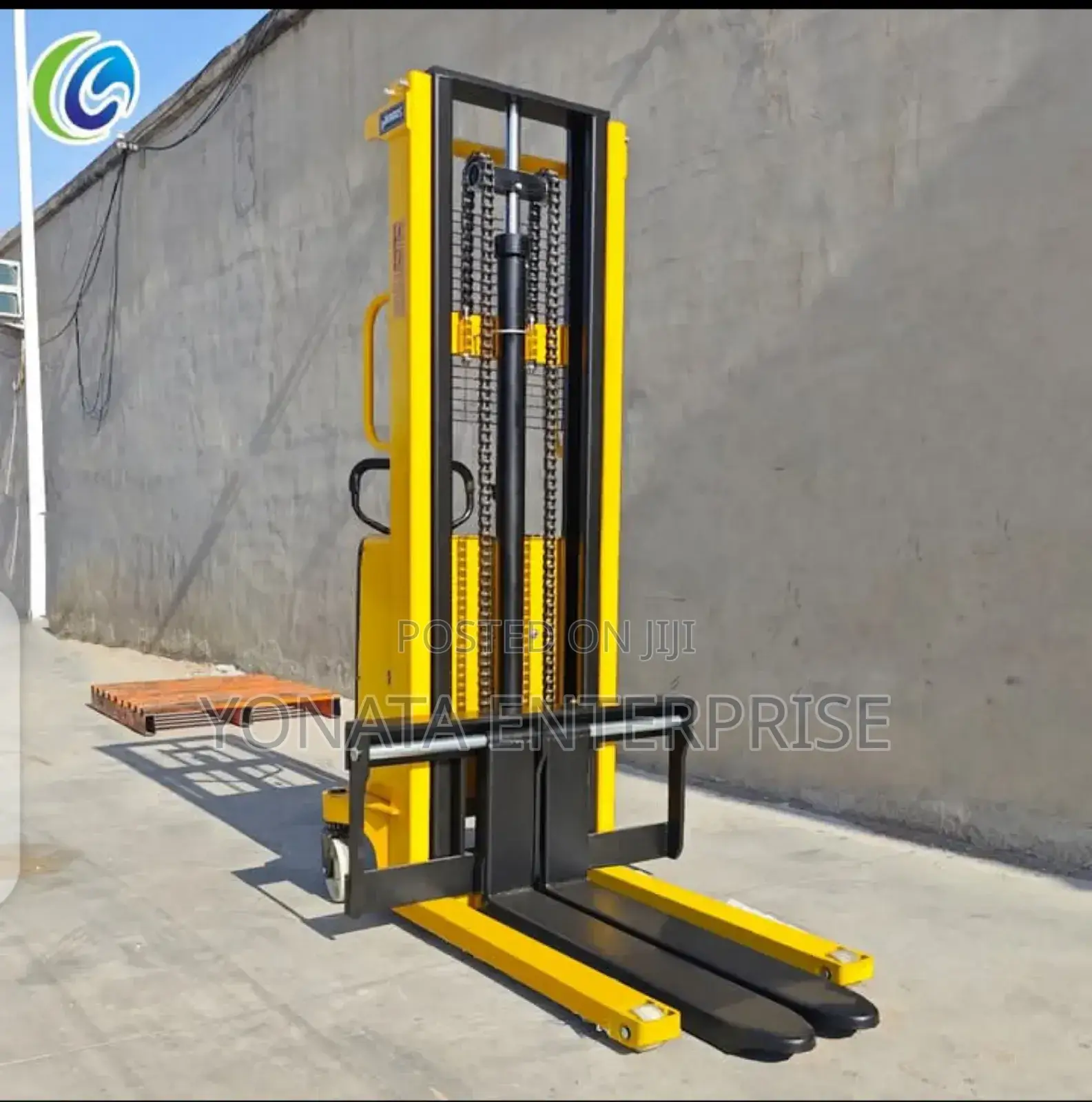 2t Electric Stacker (2.5m)