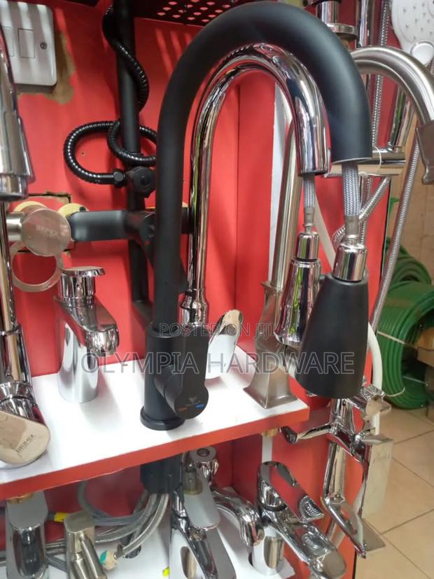 Valdeno Kitchen Mixer Black (Pull Out)