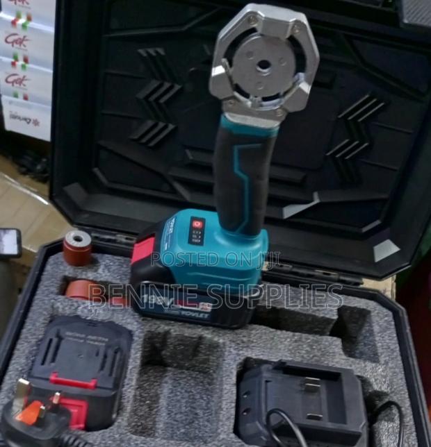 Manual Rivet Gun With 50 Nails And Gloves / Rivet Gun