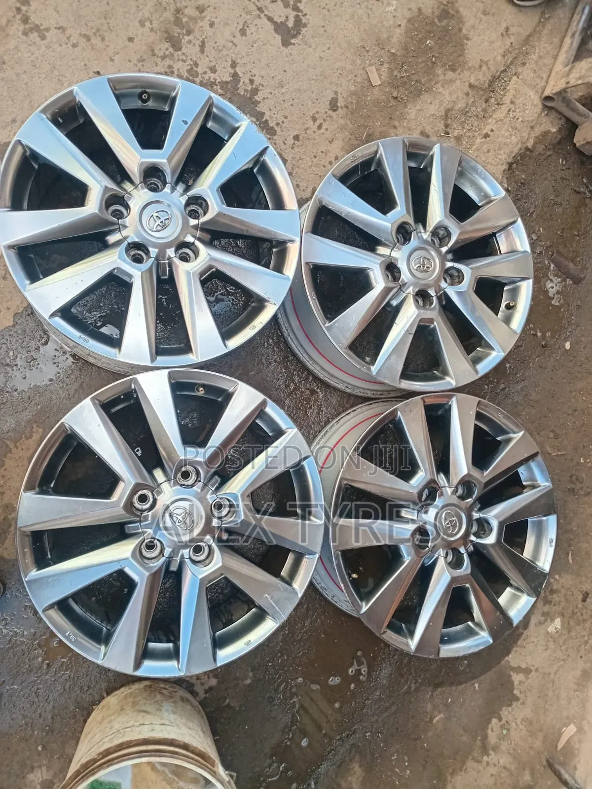 Size 20 Inches Landcruize V8 Rims Set