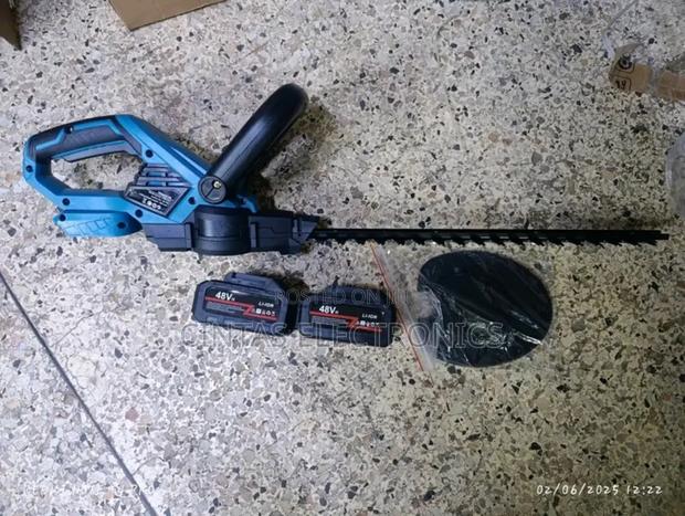 Makita Cordless Brush Cutter With 2batteries - main view