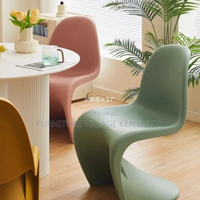 Dining Chair: Non-Armrest Plastic Back Dining Room Chair