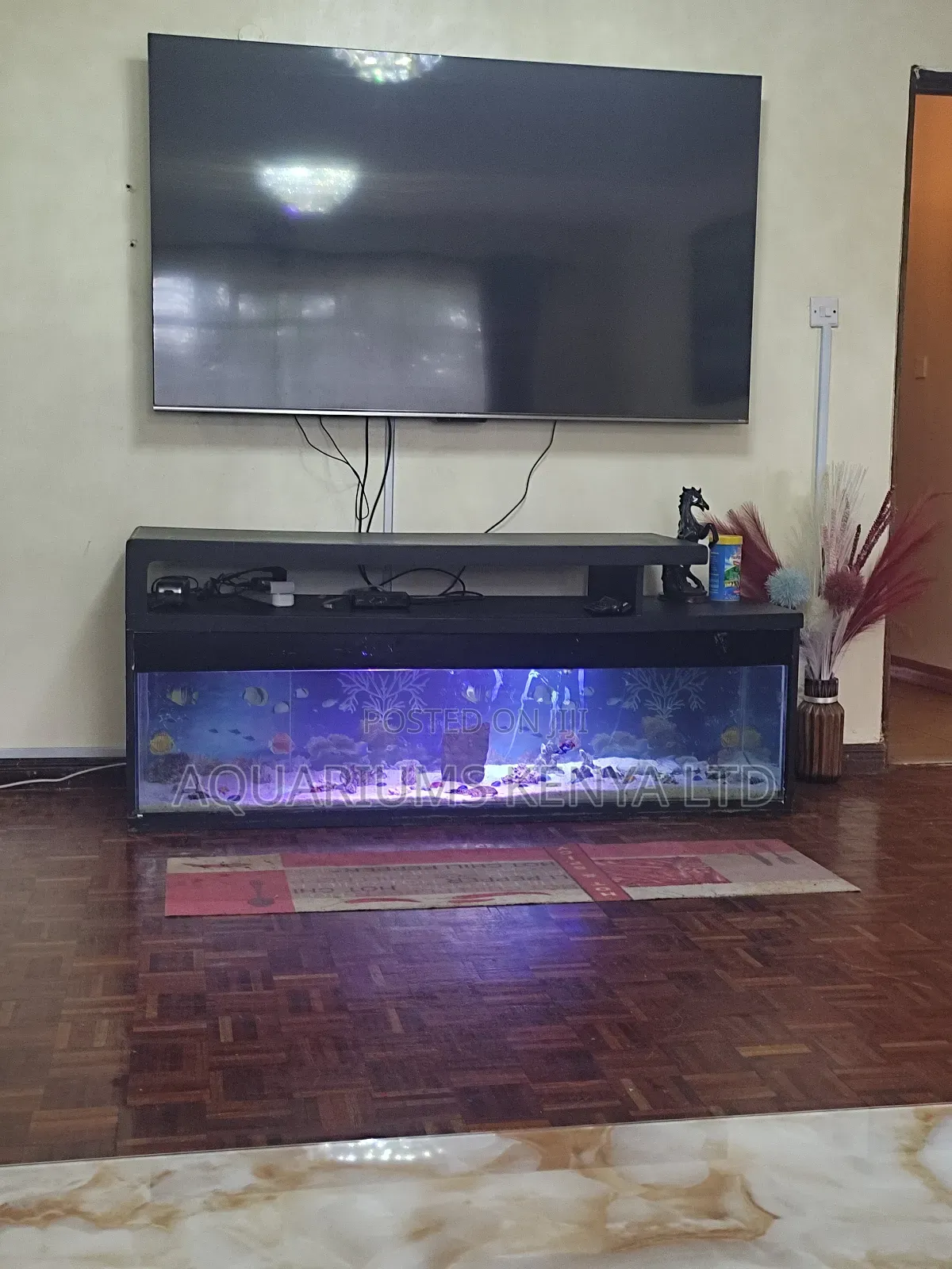Custom Entertainment Wall Aquarium