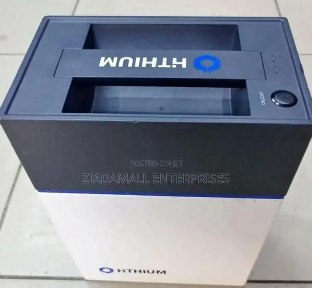 Portable Solar Powe Bank Lithium Battery - main view