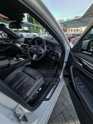 BMW 523i 2018 White