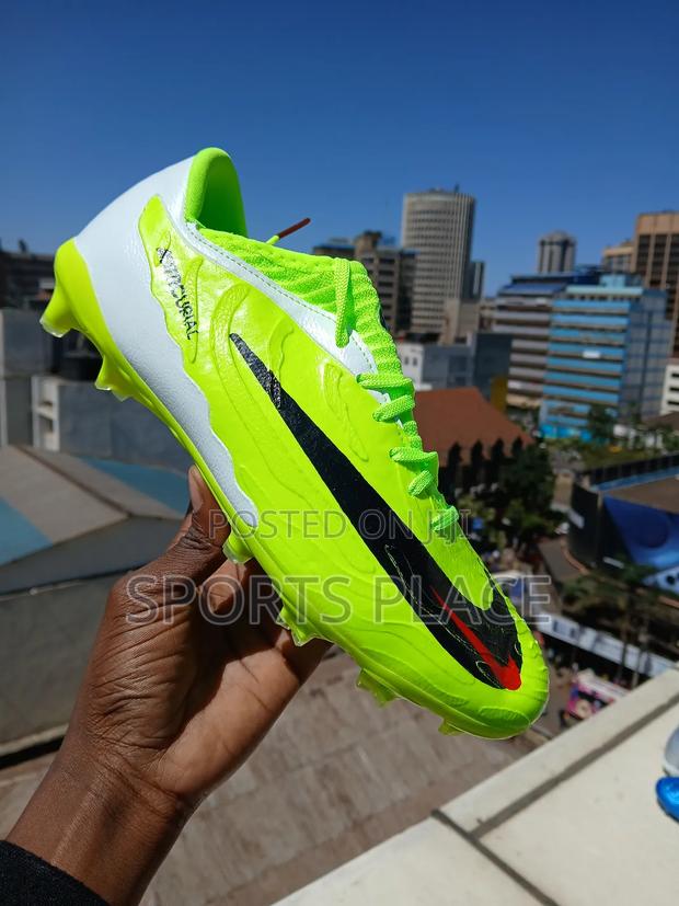 New Low Budget Luminous Green Phantom Football Boots. - thumbnail 3