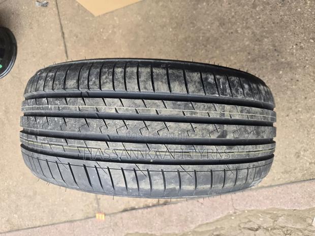 255/40r21 Grenlander Tyre - thumbnail 2