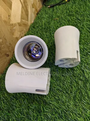 E40 Porcelain Holder