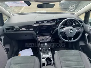 Volkswagen Touran 2018 Pearl