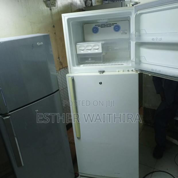 White Ex Uk Lg Fridge - thumbnail 2