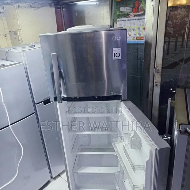 Lg Digital Inverter Silver in Colour - thumbnail 2