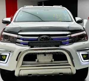 Toyota Hilux 2018 White