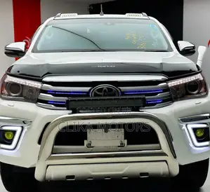 Toyota Hilux 2018 White
