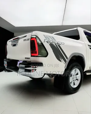 Toyota Hilux 2018 White