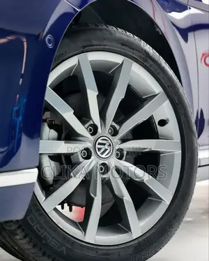 Volkswagen Passat 2018 Blue