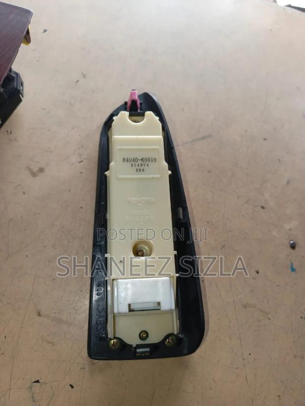 Prado 120 Main Door Switch - thumbnail 2