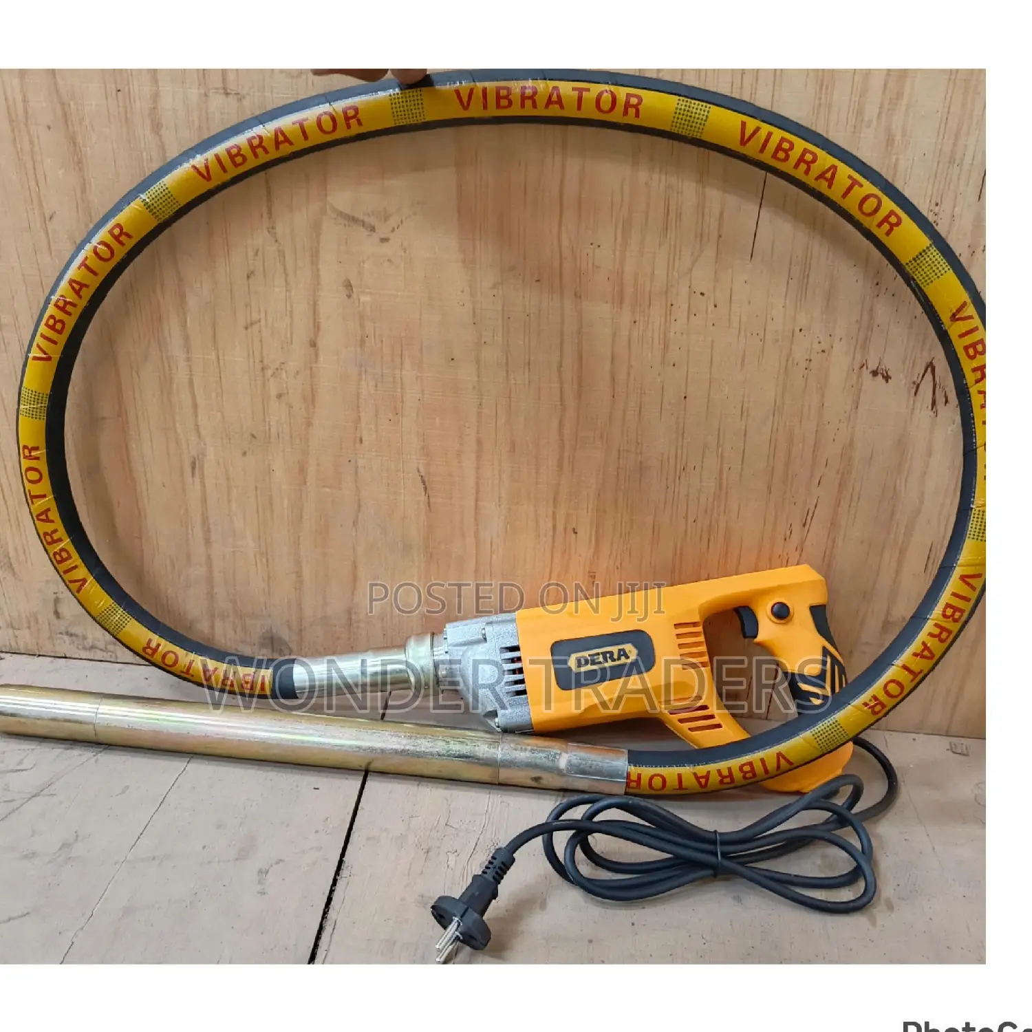 Dera Electric Vibrator 1300w at 9500
